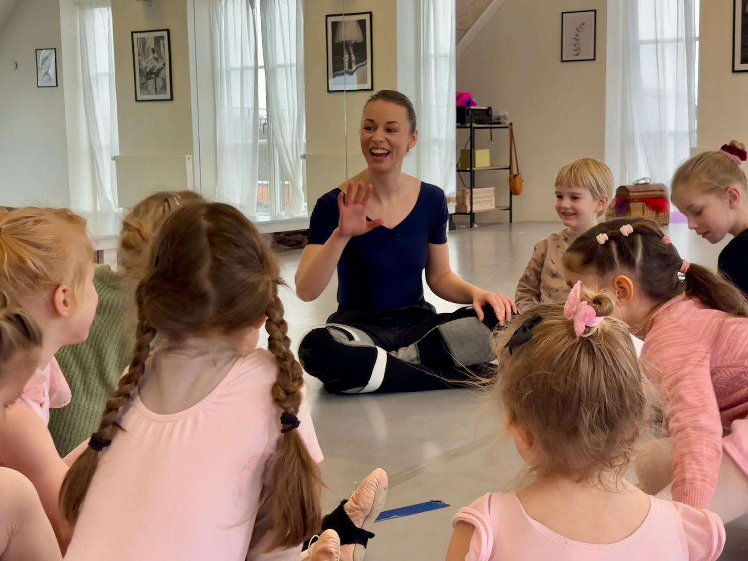 Akademi danseskole for børn og voksne